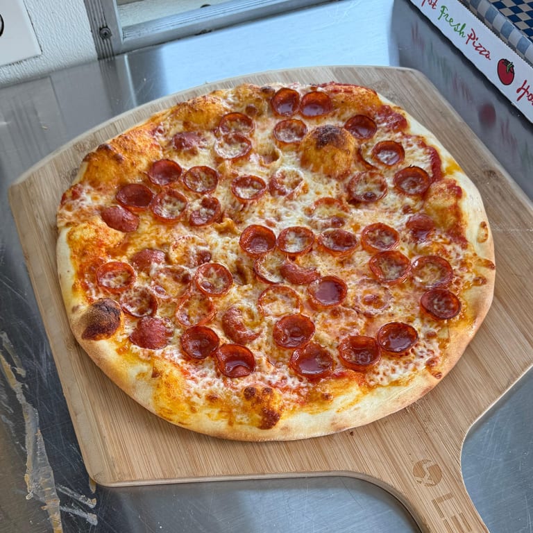 Delicious Pepperoni Pizza